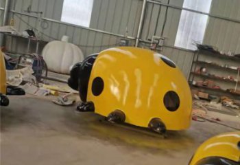 噴漆甲殼蟲雕塑廠家 卡通廣場小品 草地切面甲殼蟲雕塑