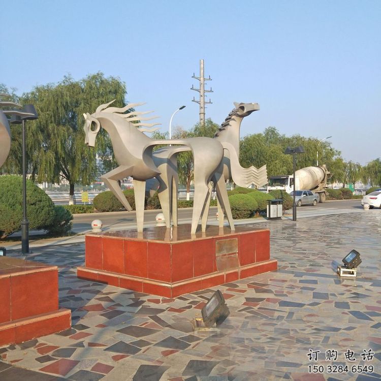 草地跑馬雕塑廠家 公園異形小品 戶外大型跑馬雕塑 草地跑馬雕塑廠家 公園異形小品 戶外大型跑馬雕塑