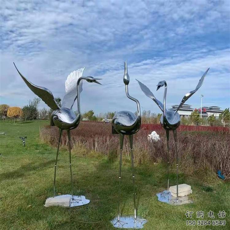 街道仙鶴雕塑廠家 創(chuàng)意街頭小品 酒店拉絲仙鶴雕塑