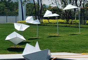 廣場小船雕塑廠家 創(chuàng)意小品 歐式不銹鋼小船雕塑生產(chǎn)