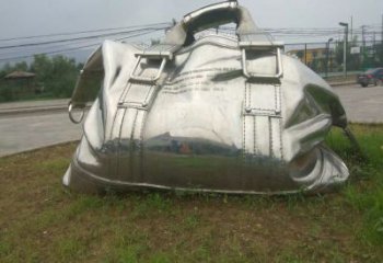 酒店提包雕塑廠家 公園小品 大型不銹鋼提包雕塑生產(chǎn)