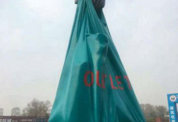 街道提包雕塑廠家 現(xiàn)代擺件 烤漆不銹鋼提包雕塑生產(chǎn)