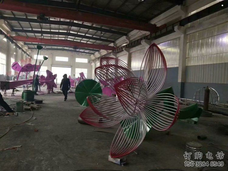 鏤空蓮花雕塑指用，小區(qū)雕塑，廣場(chǎng)燈光蓮花雕塑制作