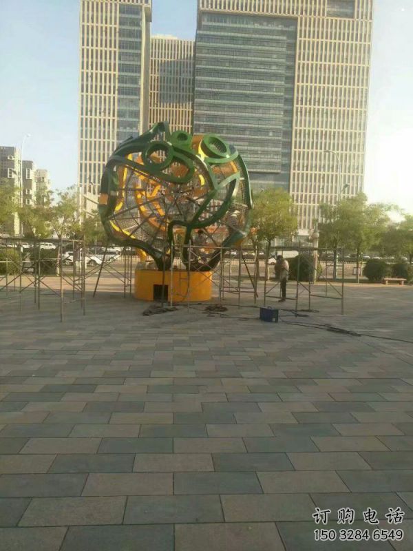 鏤空球雕塑制造商，動(dòng)態(tài)雕塑，烤漆鏤空球雕塑精品