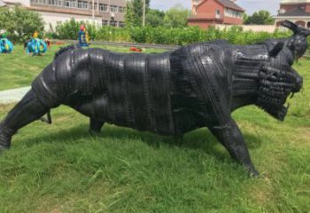 輪胎牛雕塑承接，鍛造工藝，仿銅輪胎牛雕塑訂做